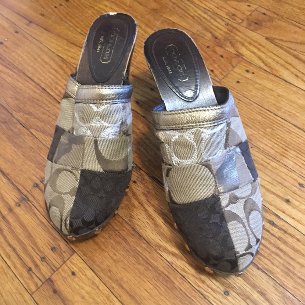 Coach brown and gold label clogs